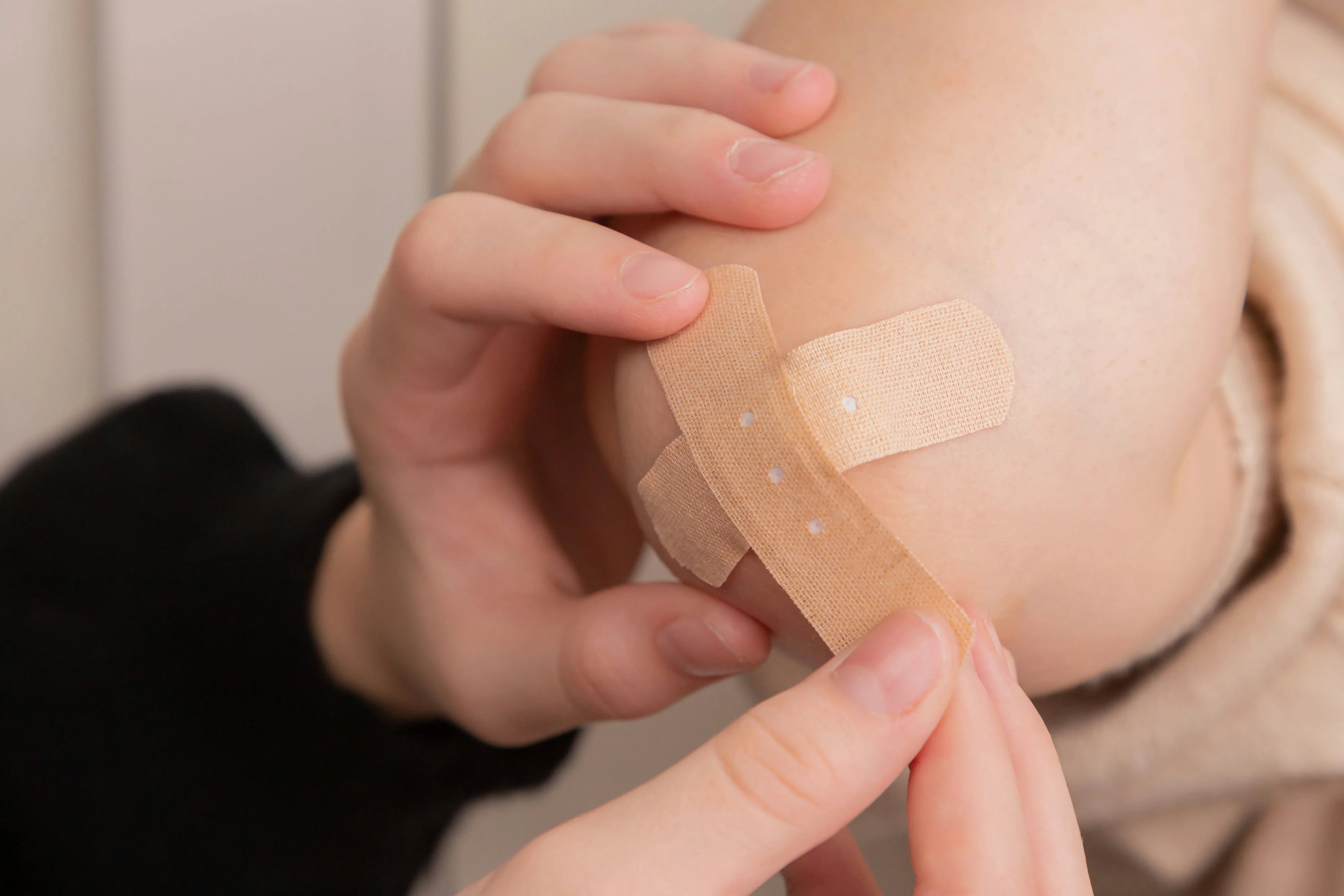 The Ultimate Summer First Aid Kit Checklist - G&M Medical Supply